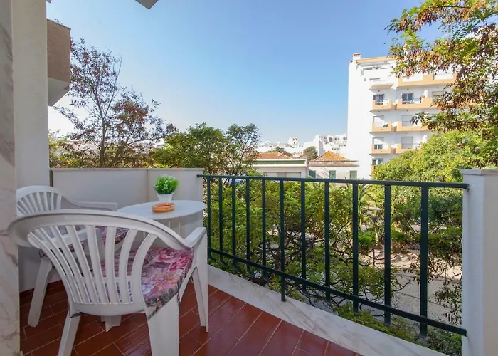 B45 - Main Avenue 2 Bed Apartment