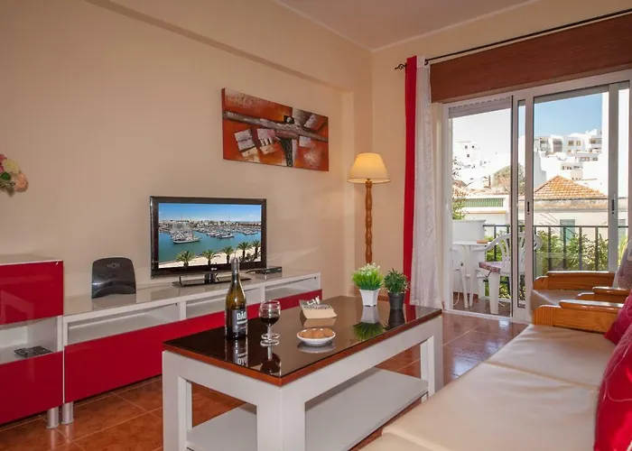 B45 - Main Avenue 2 Bed Apartment